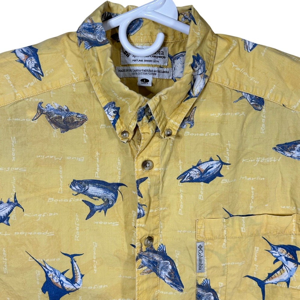 Columbia Men's Short Sleeve Button Up Shirt Yellow Fish Print Size L